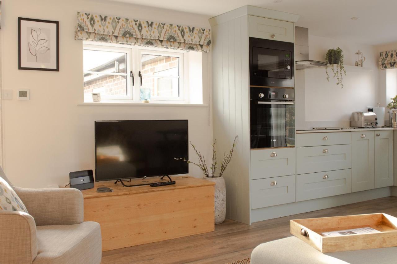Henley-in-Arden Finwood Green Farm Holiday Cottages-The Calf Shed And The Milk Parlour מראה חיצוני תמונה